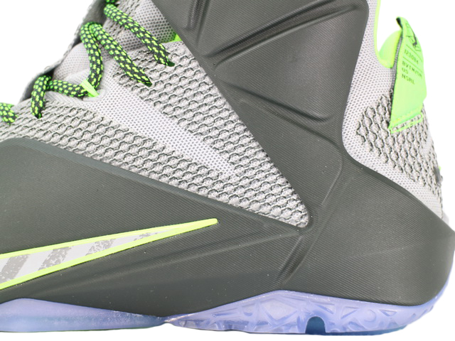 LEBRON 12 684593-001 - 5