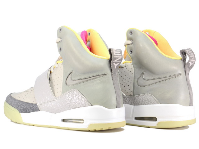 AIR YEEZY 366164-002 - 2