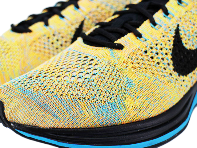 FLYKNIT RACER 526628-800 - 3