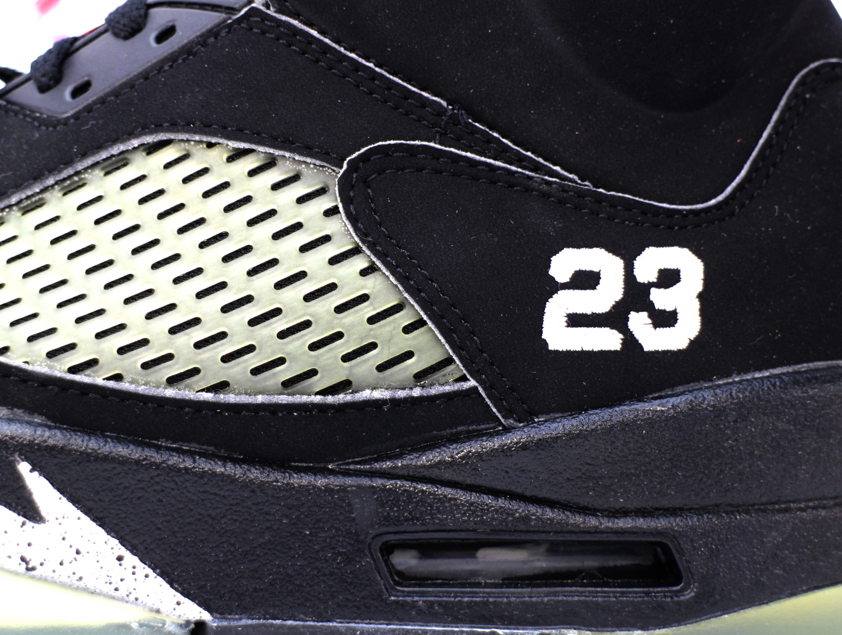 AIR JORDAN 5 RETRO 136027-004 - 5