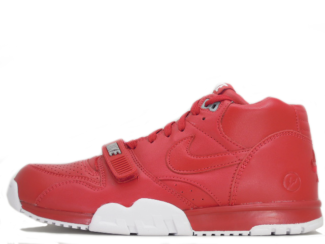 Nike air trainer red shop