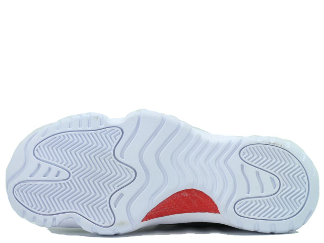 AIR JORDAN FUTURE LOW 718948-001 - 4