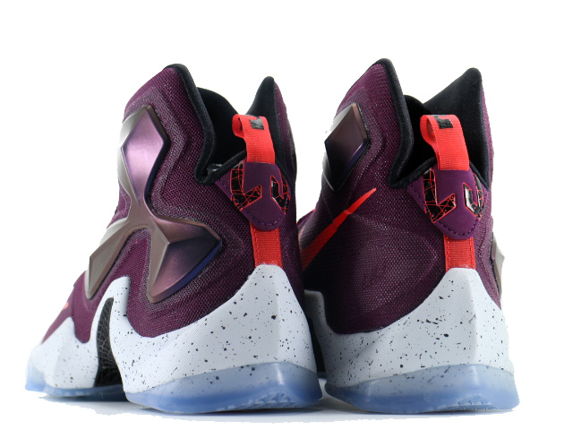 LEBRON 13 807219-500 - 2
