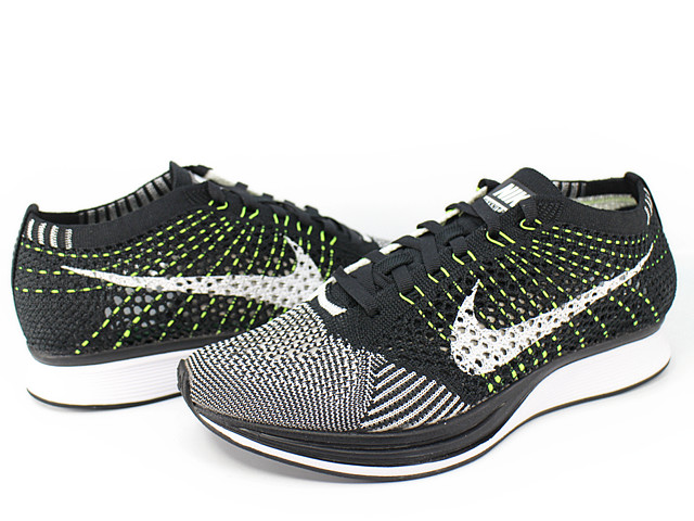 FLYKNIT RACER 526628-011-2015 - 1