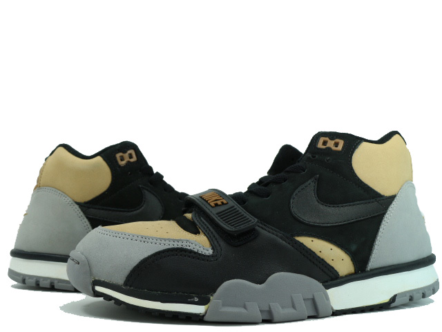 AIR TRAINER 1 679039-002 - 1