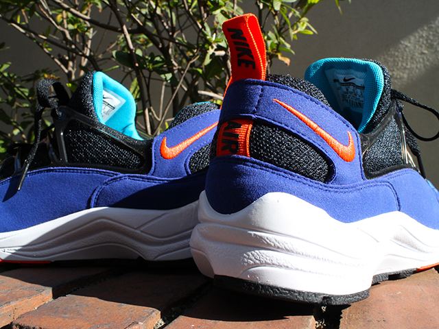 NIKE AIR HUARACHE LIGHT01