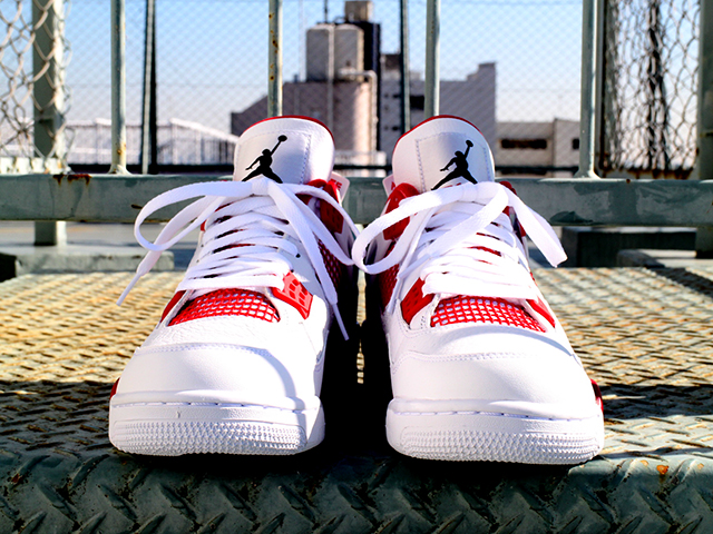 NIKE AIR JORDAN 4 RETRO01
