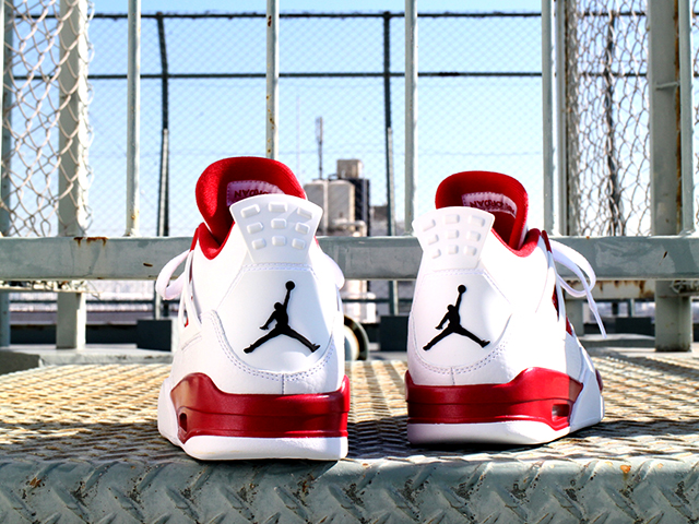 NIKE AIR JORDAN 4 RETRO01