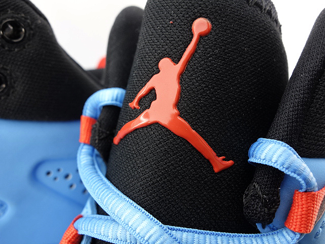 JORDAN MELO M10 629876-407 - 5