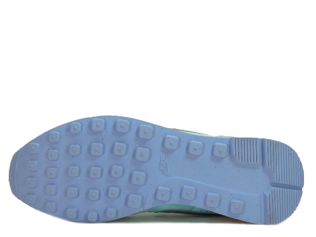 WMNS INTERNATIONALIST 629684-400 - 4