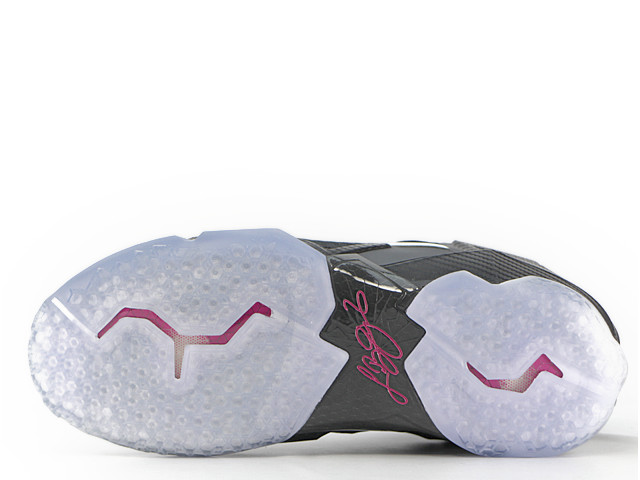 LEBRON 11 616175-003 - 4