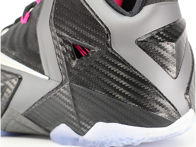 LEBRON 11 616175-003 - 5