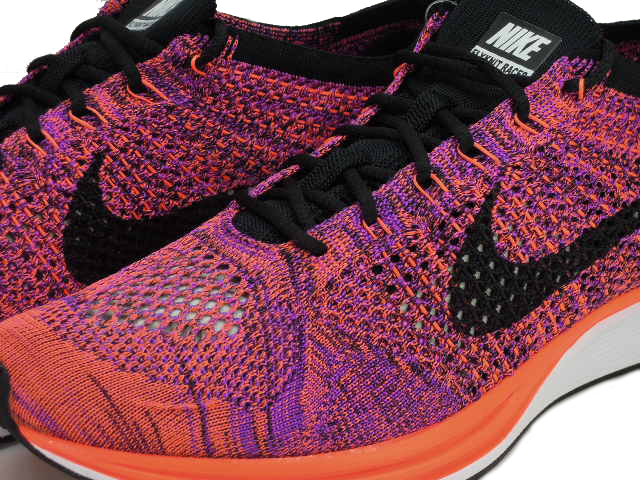 FLYKNIT RACER 526628-008 - 5