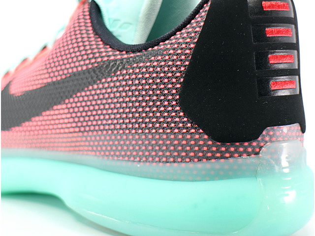 KOBE 10 705317-808 - 6