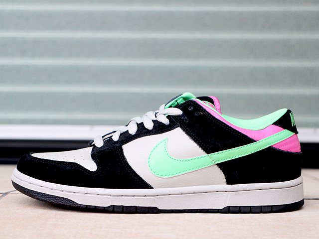 NIKE DUNK LOW PRO SB01