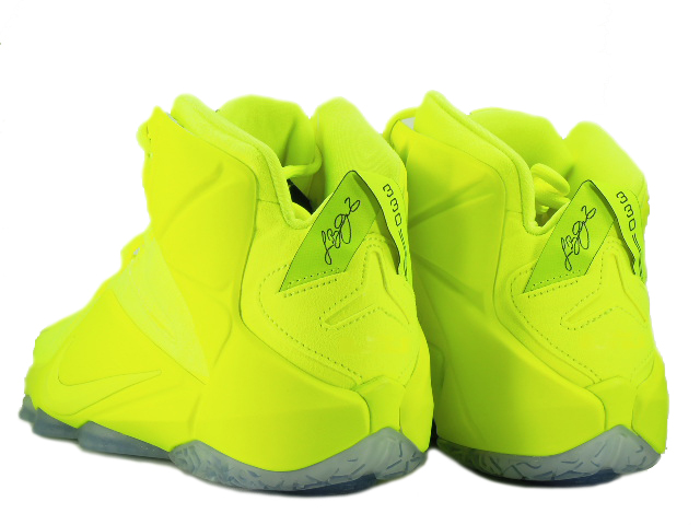 NIKEナイキ レブロン12 EXT ボルト／ボルト-ホワイト-ブラック 国内8月29日発売予定】 ナイキ レブロン12 EXT ボルト/ボルト