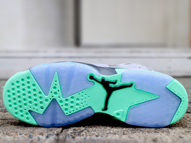 NIKE AIR JORDAN 6 RETRO GG01