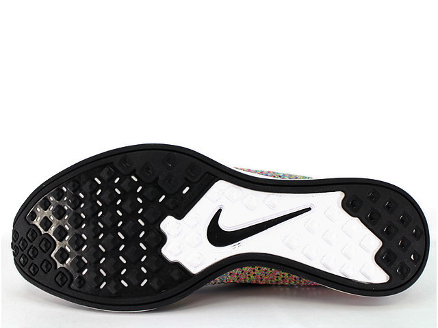 FLYKNIT RACER 526628-004 - 4