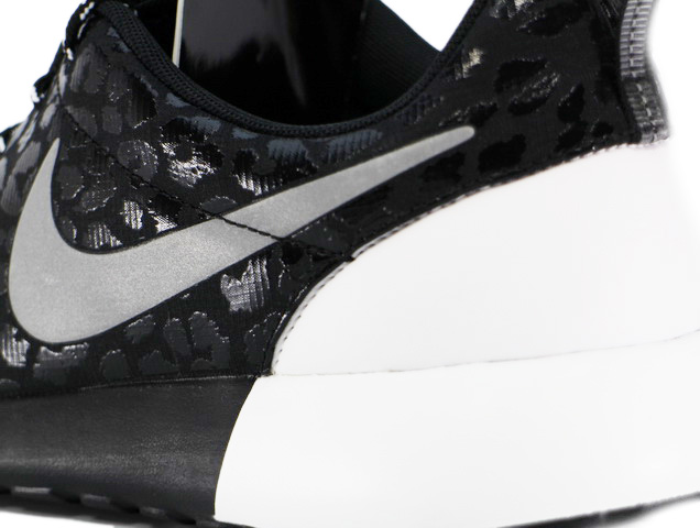 WMNS ROSHERUN PRM 525321-001 - 5