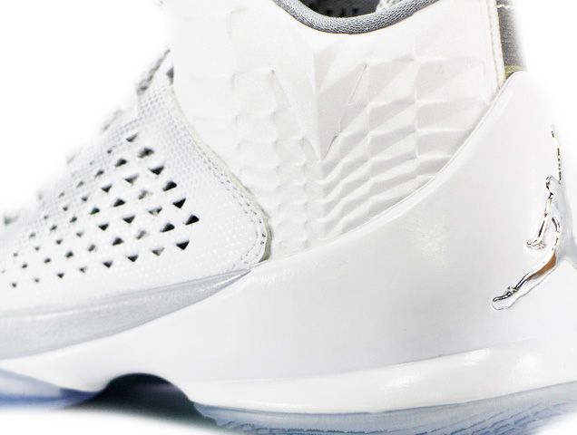 JORDAN MELO M11 716639-106 - 5