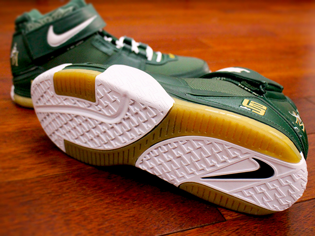 NIKE LEBRON 2 PE”SVSM”01
