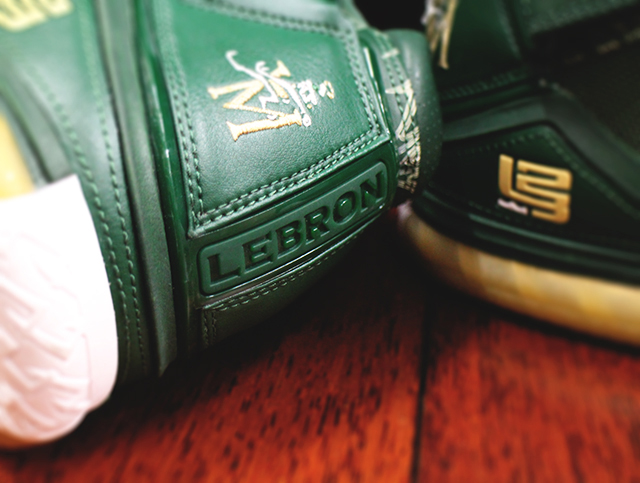 NIKE LEBRON 2 PE”SVSM”01