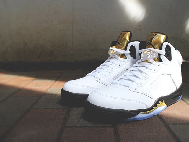 NIKE AIR JORDAN 5 RETRO “WHITE/BLACK-METALLIC GOLD COIN”01