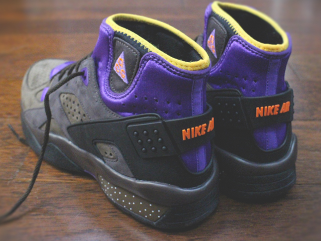 NIKE MOWABB OG01