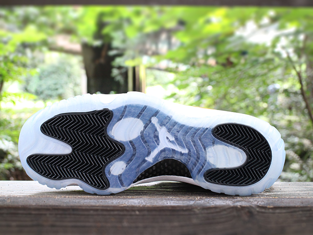 AIR JORDAN 11 RETRO LOW “WHITE/METALLIC GOLD COIN-BLACK”01
