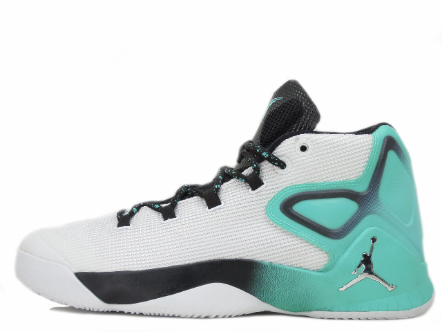 JORDAN MELO M12 バッシュ