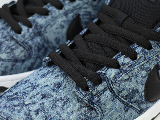 nike sb dunk low bleached denim