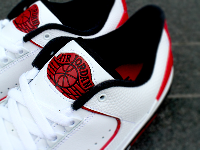 AIR JORDAN 2 RETRO LOW “WHITE/VARSITY RED-BLACK”01