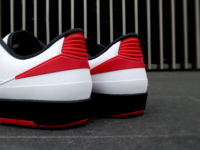AIR JORDAN 2 RETRO LOW “WHITE/VARSITY RED-BLACK”01