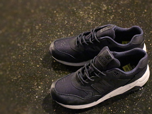 NEW BALANCE MRT580 XB01