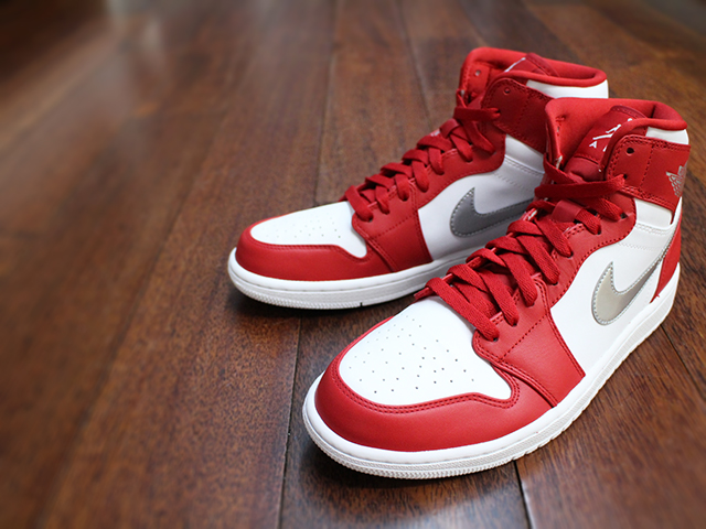 AIR JORDAN 1 RETRO HIGH”SILVER MEDAL”01