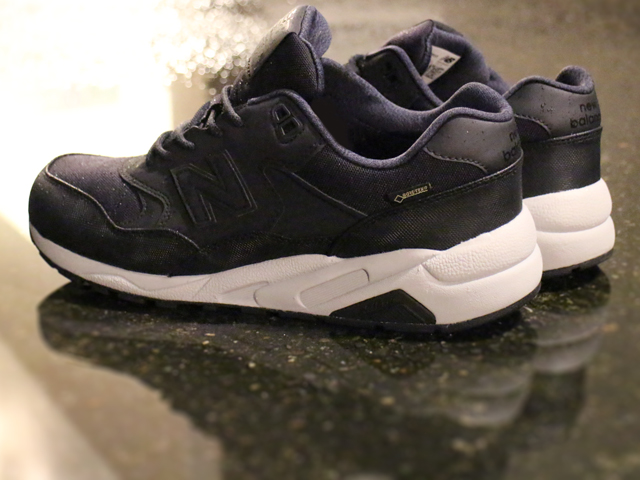 NEW BALANCE MRT580 XB01