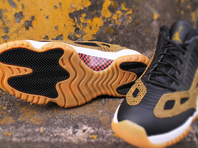 AIR JORDAN 11 RETRO LOW “CROC”01
