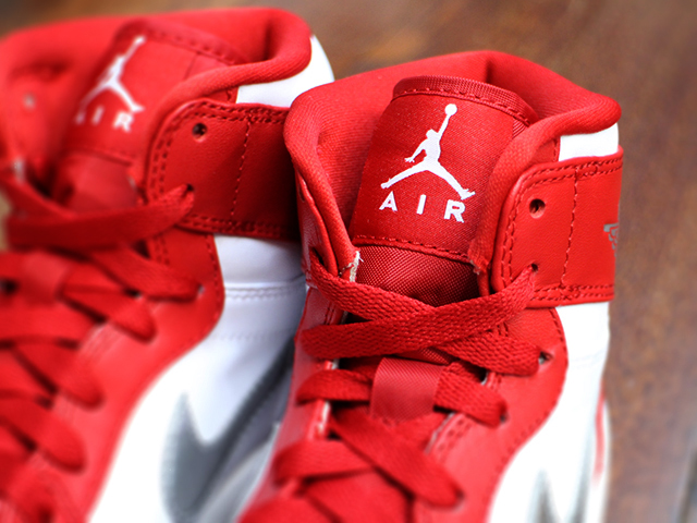 AIR JORDAN 1 RETRO HIGH”SILVER MEDAL”01