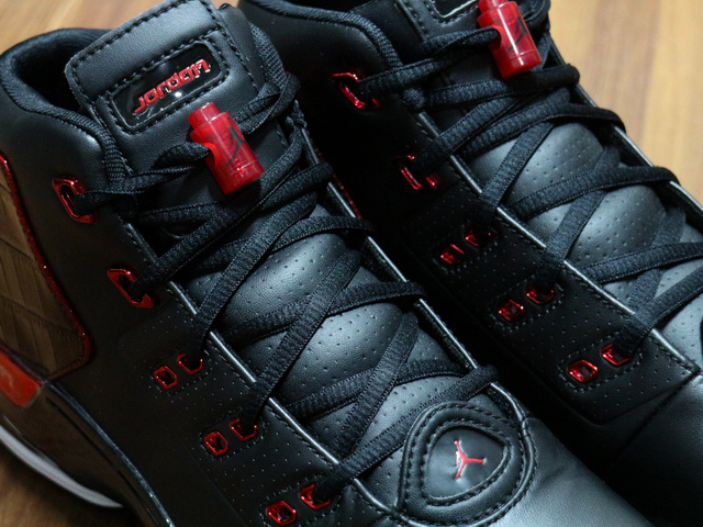 AIR JORDAN 17 + RETRO “BLACK/GYM RED-WHITE”01