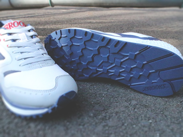 BROOKS HERITAGE MOJO “HIGH RISE/BIJOU BLUE/WHITE/TRUE RED”01