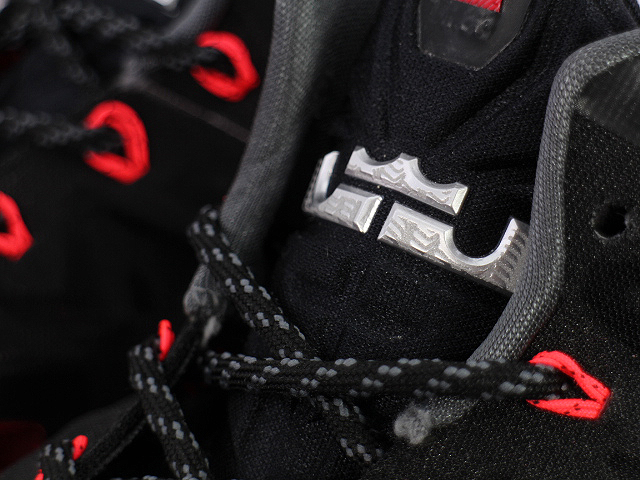 LEBRON 11 616175-001 - 5