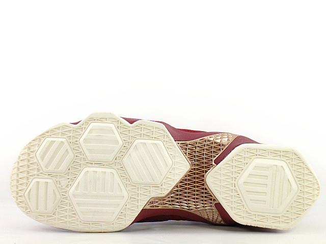 ナイキ NIKE レブロン サーティーン 赤 レッド スニーカー 【 13 RED LEBRON BRONZE TEAM METALLIC BRONZEBLACK 】 税込?送料無料 ナイキ NIKE レブロン サーティーン 赤 レッド スニーカー