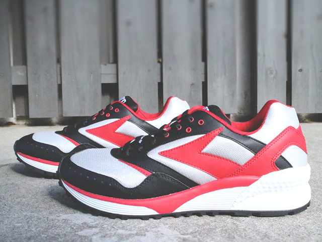 BROOKS HERITAGE MOJO “BLACK/TRUE RED/LUNAR ROCK”01