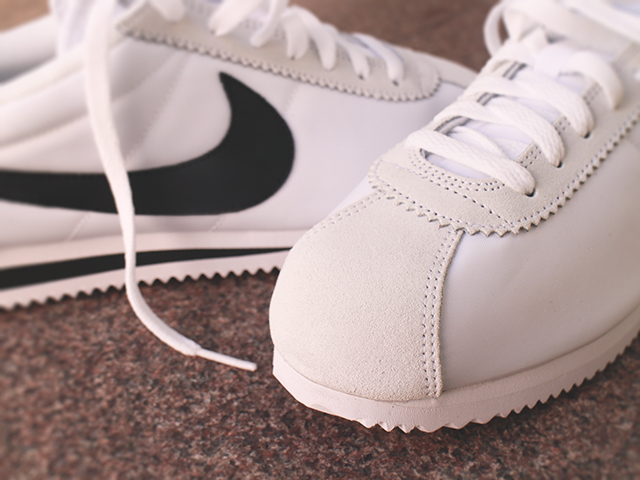 NIKE CLASSIC CORTEZ NYLON “WHITE/BLACK-LIGHT BONE”01