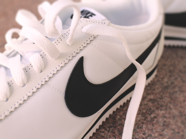 NIKE CLASSIC CORTEZ NYLON “WHITE/BLACK-LIGHT BONE”01