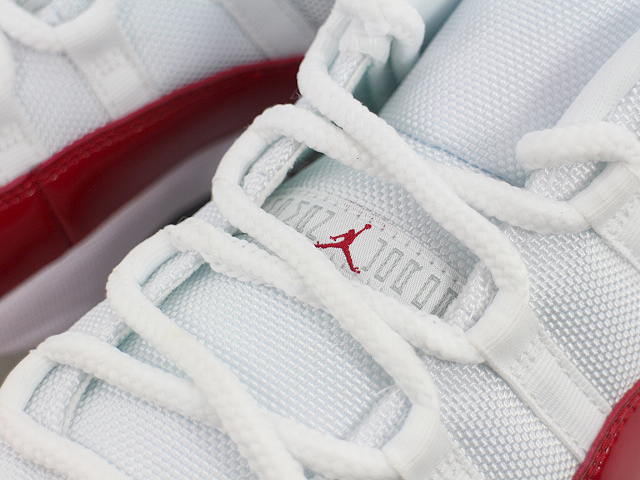 AIR JORDAN 11 RETRO LOW 528895-102 - 5