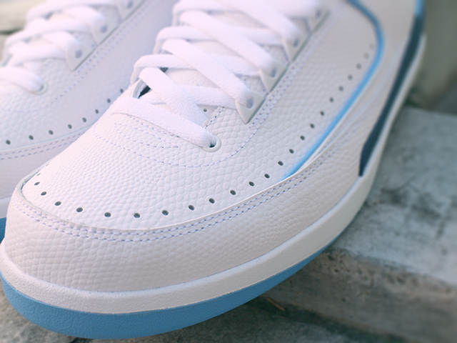AIR JORDAN 2 RETRO LOW “WHITE/UNVRSTY BLUE”01