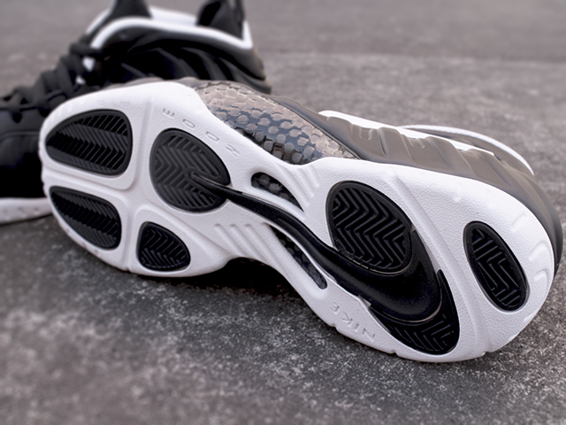 AIR FOAMPOSITE PRO “DR. DOOM/BLACK/WHITE-BLACK”01