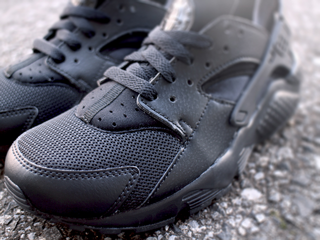 NIKE HUARACHE RUN (GS) “BLACK”01