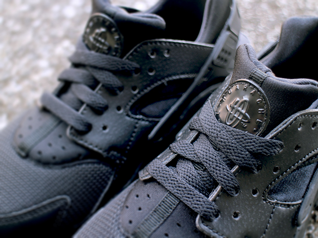 NIKE HUARACHE RUN (GS) “BLACK”01